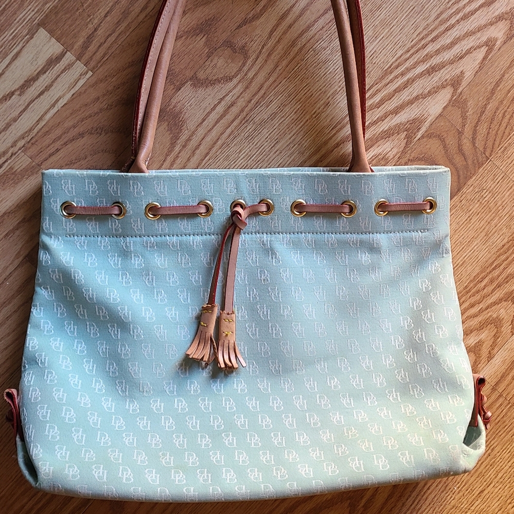 Vintage 2000's Dooney and Bourke bag